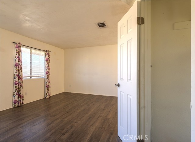 Detail Gallery Image 18 of 24 For 15586 L St, Mojave,  CA 93501 - – Beds | – Baths