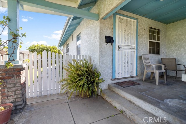 Detail Gallery Image 3 of 23 For 1526 C St, Livingston,  CA 95334 - 2 Beds | 1 Baths