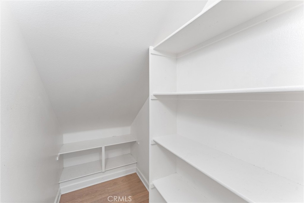 https://media.crmls.org/medias/3b4d0c4b-0d09-4dcd-ad47-4cabe076143a.jpg?preset=X-Large