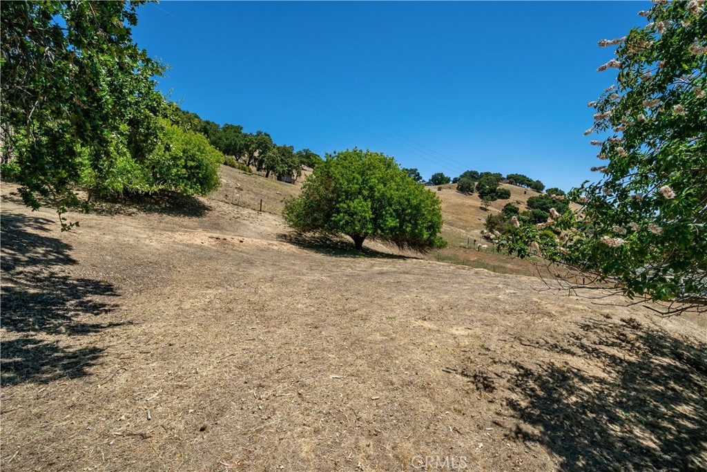 https://media.crmls.org/medias/3b4d3dc7-ab7e-4710-b1e4-9cd0a1690490.jpg?preset=X-Large