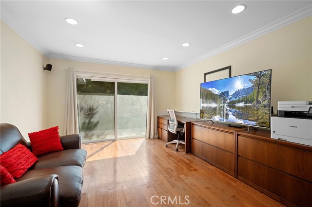 3319 Sparr Boulevard, Glendale CA: https://media.crmls.org/medias/3b4d669a-beb9-4c4a-8461-ed4f359bab0d.jpg