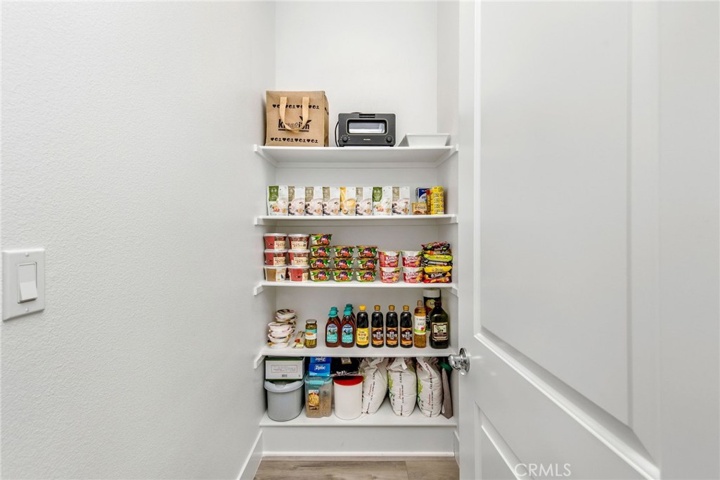 https://media.crmls.org/medias/3b4e4a77-030f-4f90-a0ea-d9db15032468.jpg?preset=X-Large