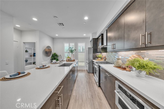 Detail Gallery Image 12 of 59 For 687 Doheny, Costa Mesa,  CA 92627 - 2 Beds | 2/2 Baths