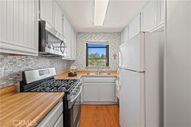 Detail Gallery Image 7 of 29 For 18145 Sundowner Way #950,  Canyon Country,  CA 91387 - 3 Beds | 2 Baths