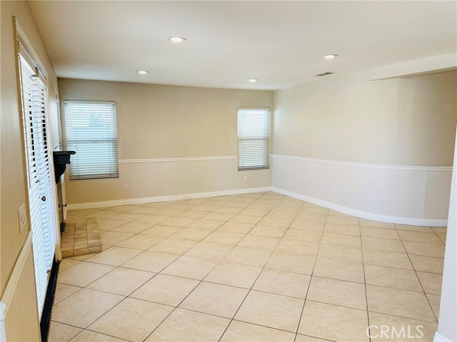 Detail Gallery Image 15 of 55 For 29017 Rosewood Ln, Highland,  CA 92346 - 4 Beds | 3 Baths