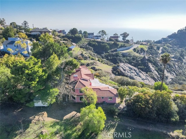 Detail Gallery Image 1 of 74 For 135 Loma Metisse Rd, Malibu,  CA 90265 - 5 Beds | 3/1 Baths