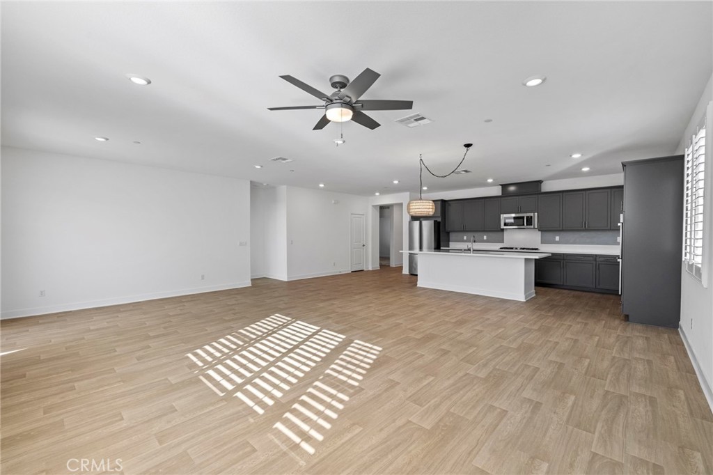 MLS #OC25253373 image #8