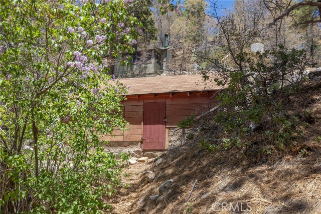 352 Big Bear Trail, Fawnskin CA: https://media.crmls.org/medias/3b513c2d-12d6-4f7d-8485-7dded724e46a.jpg
