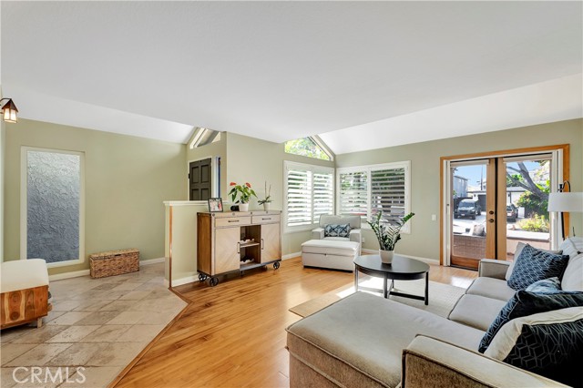 626 9th Street, Huntington Beach CA: https://media.crmls.org/medias/3b51649c-4745-459d-9b56-3c4f762ef777.jpg