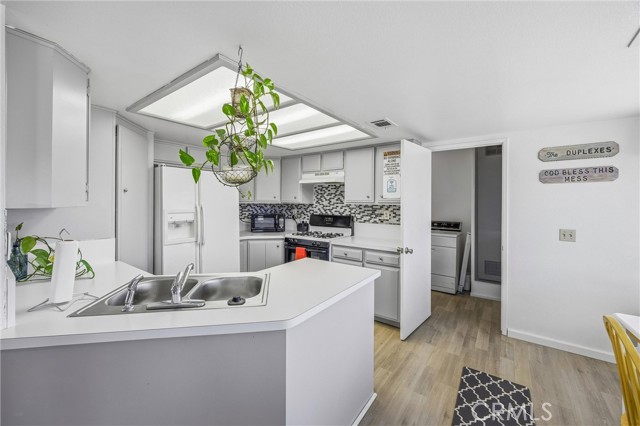 Detail Gallery Image 17 of 49 For 13422 Nicola, Apple Valley,  CA 92308 - 4 Beds | 2 Baths