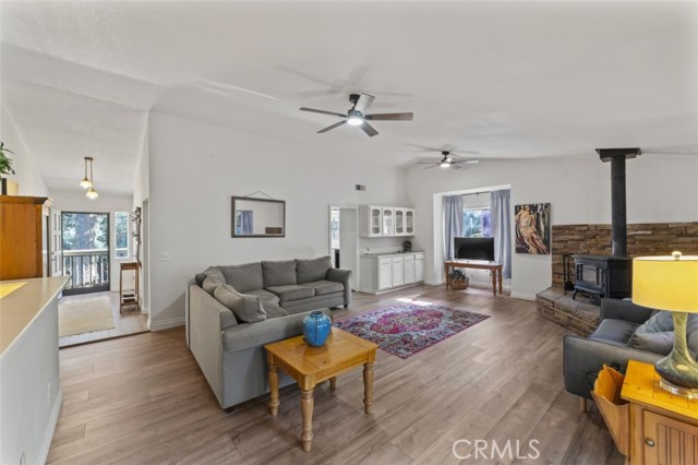 Detail Gallery Image 6 of 37 For 2411 Glacier Dr, –,  CA 93225 - 4 Beds | 3 Baths