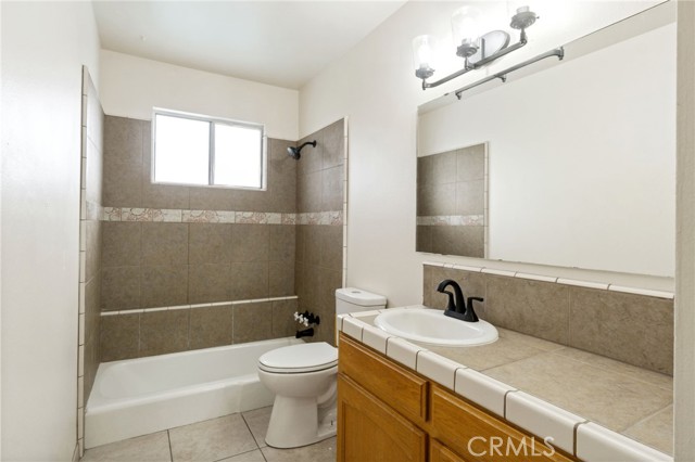 Detail Gallery Image 20 of 37 For 2738 S Fairway Ct, Visalia,  CA 93277 - 3 Beds | 2/1 Baths