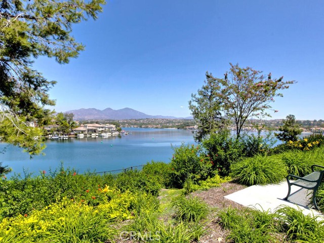 22571 Labrusca, Mission Viejo CA: https://media.crmls.org/medias/3b525e91-8ed1-4a4f-96dd-111d2756a950.jpg