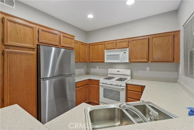 Detail Gallery Image 13 of 42 For 26364 Arboretum #3303,  Murrieta,  CA 92563 - 1 Beds | 1 Baths