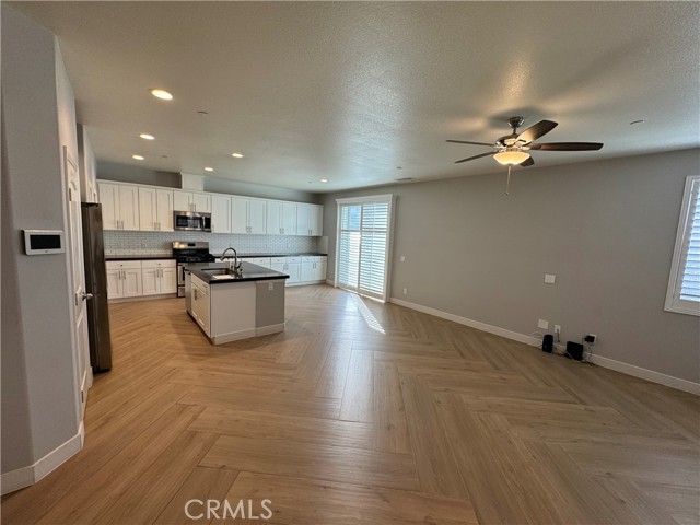 Detail Gallery Image 9 of 37 For 501 Villa Way, Colton,  CA 92324 - 3 Beds | 2/1 Baths