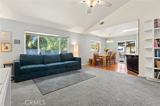 Detail Gallery Image 9 of 37 For 2 Summerwood Ct, Chico,  CA 95926 - 3 Beds | 2 Baths