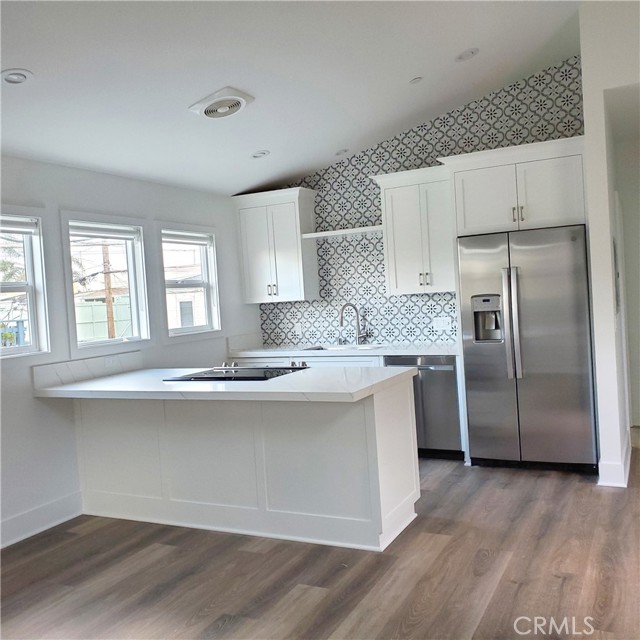 Detail Gallery Image 5 of 5 For 4605 E Ocean Bld, Long Beach,  CA 90803 - 2 Beds | 2 Baths