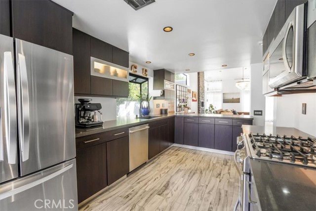 479 Pesaro Street, Oak Park CA: https://media.crmls.org/medias/3b54e837-b16f-4615-bb0a-d3edc6a9bb80.jpg