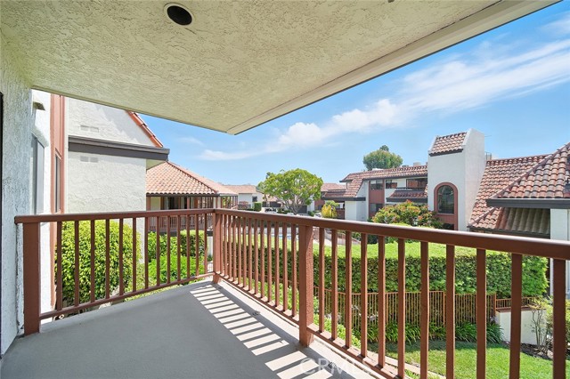 6322 Riviera Cir., Long Beach CA: https://media.crmls.org/medias/3b556bdf-0b61-4199-a212-8d5f2e0d8843.jpg