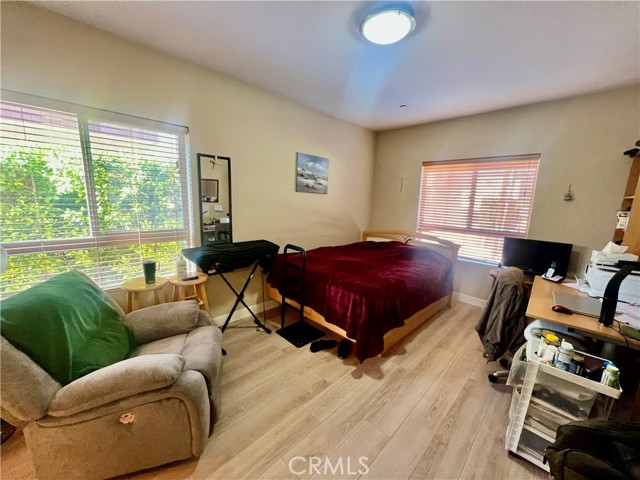 Detail Gallery Image 10 of 15 For 1515 Grismer Ave #102,  Burbank,  CA 91504 - 2 Beds | 2 Baths