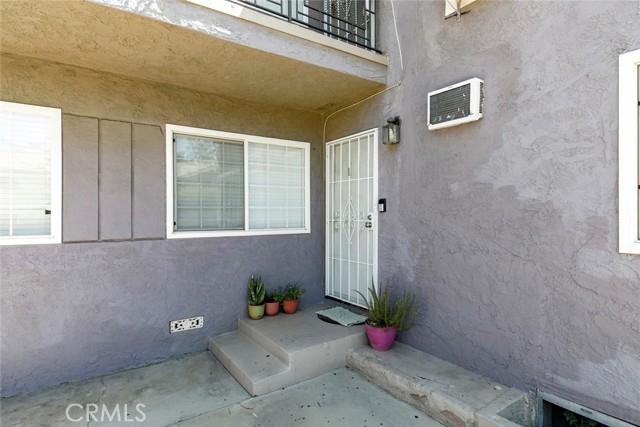 6923 Ben Avenue, North Hollywood CA: https://media.crmls.org/medias/3b56bcd6-2f32-4532-9888-970ee678b00f.jpg