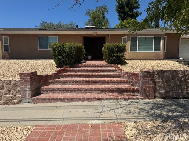 20537 Aetna Street, Woodland Hills CA: https://media.crmls.org/medias/3b56c566-0bdd-4eb1-aac7-50142049b887.jpg