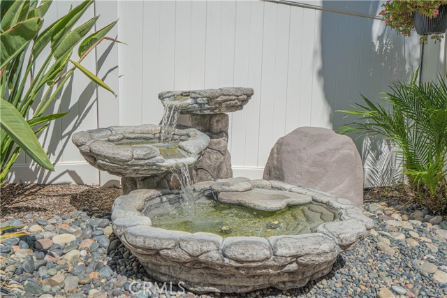 Detail Gallery Image 50 of 65 For 20019 Nutcracker Ct, Canyon Country,  CA 91351 - 4 Beds | 2/1 Baths