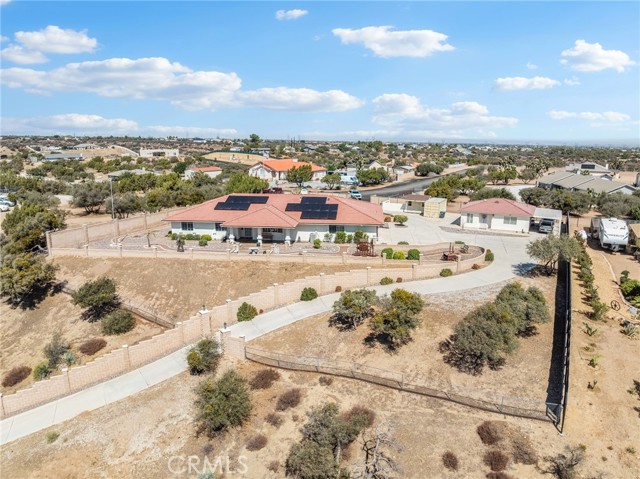 Detail Gallery Image 5 of 60 For 10660 Ranchero, Oak Hills,  CA 92344 - 4 Beds | 3 Baths