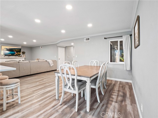 896 Moffatt Circle, Simi Valley CA: https://media.crmls.org/medias/3b580c7c-a03a-45b8-b054-04d0eb1bb0e8.jpg