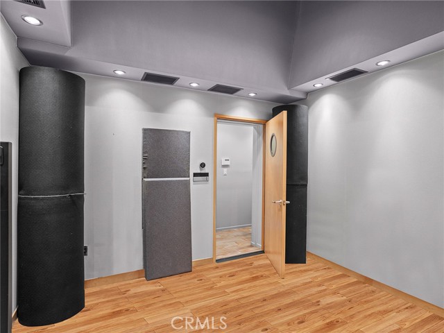 5762 Andasol Avenue, Encino CA: https://media.crmls.org/medias/3b585994-746c-462c-978c-a8dcc094c6ef.jpg