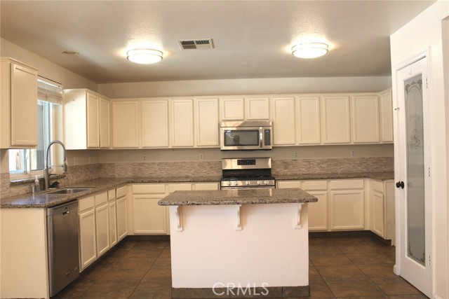 Detail Gallery Image 15 of 69 For 2553 Cinnamon Teal Dr, Los Banos,  CA 93635 - 4 Beds | 2 Baths