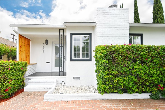 6508 Blewett Avenue, Lake Balboa CA: https://media.crmls.org/medias/3b592bea-8c75-4852-b6cd-06983a621e62.jpg