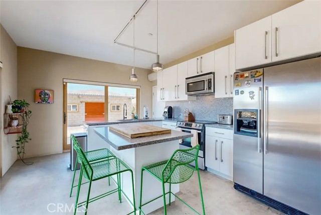 14991 Mcgarger Road, Desert Hot Springs CA: https://media.crmls.org/medias/3b599334-25d7-4a7a-917e-e3b5f11ac3aa.jpg