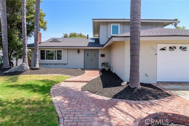8042 Driftwood Drive, Huntington Beach CA: https://media.crmls.org/medias/3b59a879-d5c7-40b8-ad83-164906b08618.jpg
