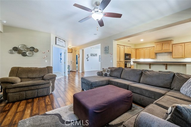 Detail Gallery Image 4 of 26 For 8697 N Talladega Way, Fresno,  CA 93720 - 3 Beds | 2 Baths