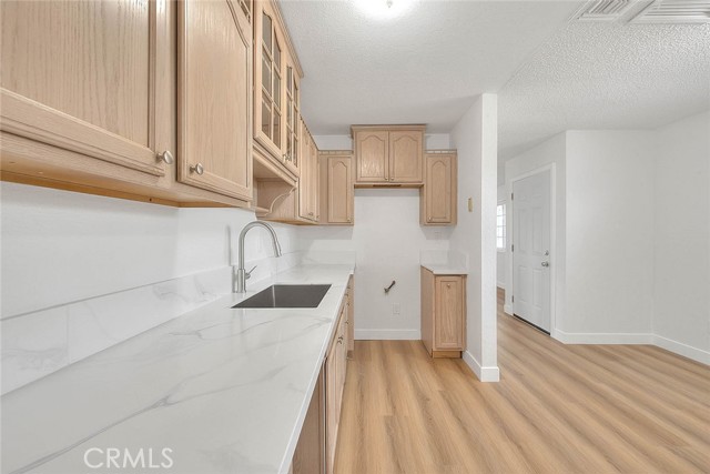 Detail Gallery Image 13 of 21 For 22133 Thunderbird, Apple Valley,  CA 92307 - 2 Beds | 1 Baths