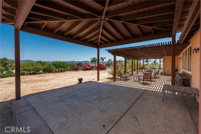 16767 Eagle Peak Road, Riverside CA: https://media.crmls.org/medias/3b5bcfcf-4bf3-4379-addb-2d5c91a7c6b1.jpg