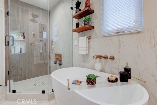 Detail Gallery Image 20 of 41 For 417 Crest Dr, Manhattan Beach,  CA 90266 - 3 Beds | 3/1 Baths