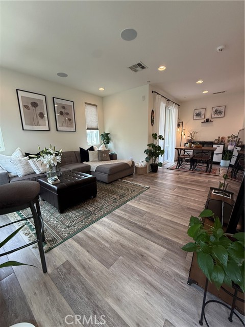 2709 Daybreak Lane, Pomona CA: https://media.crmls.org/medias/3b5c92a0-547f-49d7-983c-b4a05c139e3b.jpg
