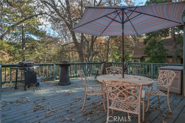 Detail Gallery Image 12 of 22 For 735 E Victoria Ct, Lake Arrowhead,  CA 92352 - 2 Beds | 1/1 Baths