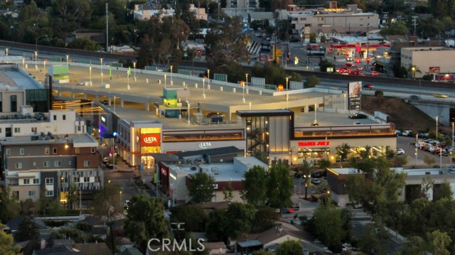 6507 Gentry Avenue, North Hollywood CA: https://media.crmls.org/medias/3b5cee0f-b7b7-47de-9145-2fc4cc75121b.jpg