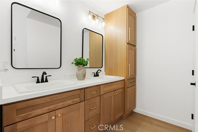 Detail Gallery Image 9 of 18 For 2510 Arizona Ave #7,  Santa Monica,  CA 90404 - 2 Beds | 2/1 Baths