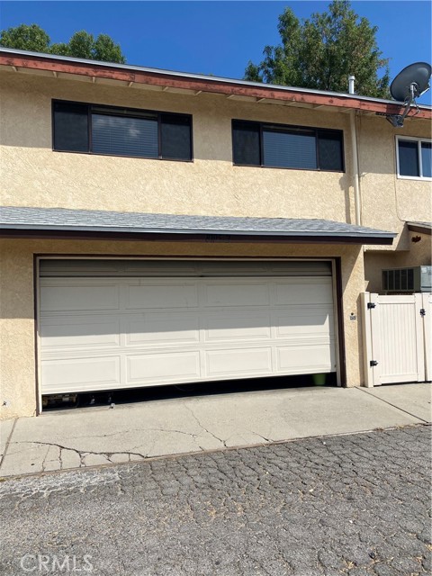 8105 Canby Avenue, 2 photo 6