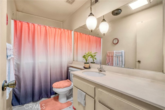13903 Sherman Way, Van Nuys CA: https://media.crmls.org/medias/3b5d5470-57d3-48cb-af0b-a0d95e44b2b8.jpg