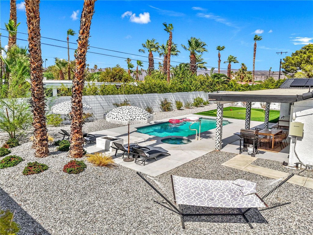 https://media.crmls.org/medias/3b5da87d-9217-4f7e-b779-250eecc3665c.jpg?preset=X-Large