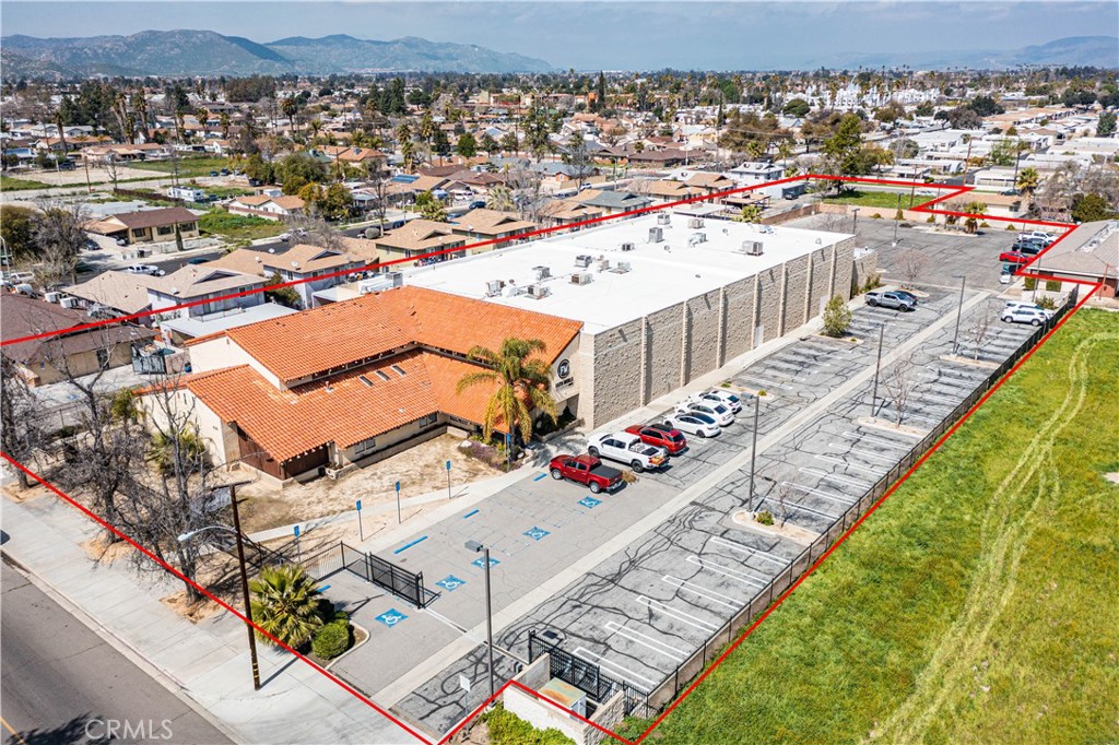 630 W Latham Avenue, Hemet, CA 92543