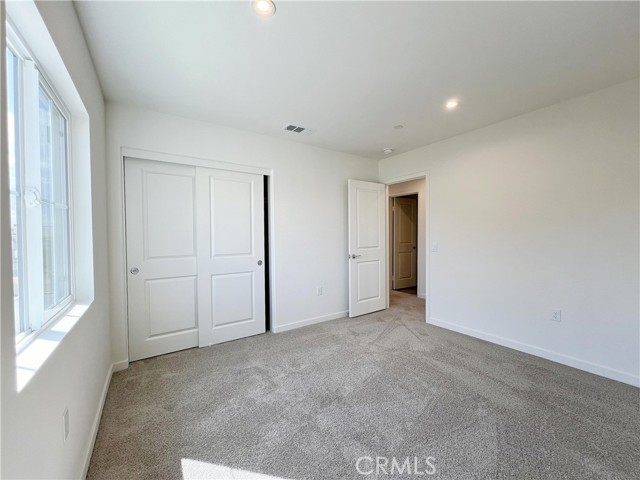 Detail Gallery Image 24 of 31 For 16068 Olivas Ln, Fontana,  CA 92336 - 4 Beds | 2/1 Baths