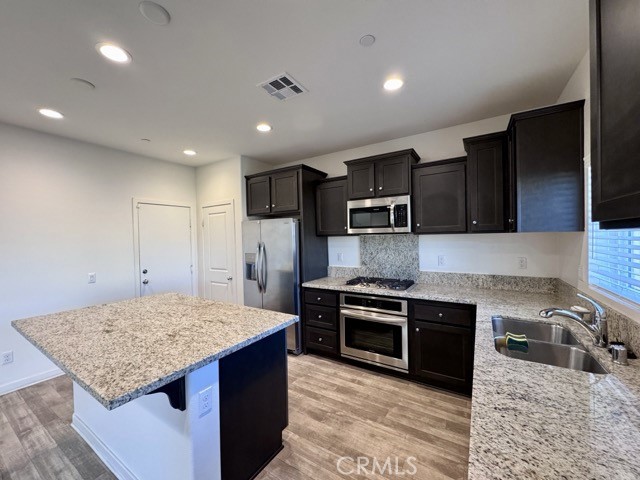 Detail Gallery Image 15 of 48 For 24282 Red Spruce, Murrieta,  CA 92562 - 3 Beds | 2/1 Baths