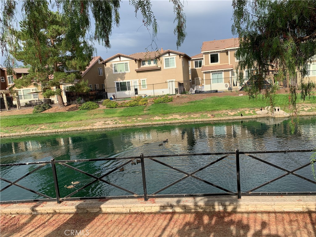 https://media.crmls.org/medias/3b5eae23-c749-4007-b85d-97d65f62b7b0.jpg?preset=X-Large
