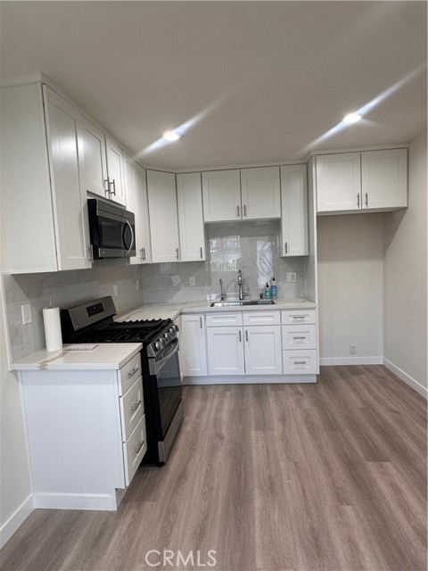 Detail Gallery Image 3 of 17 For 19115 Ludlow, Porter Ranch,  CA 91326 - 1 Beds | 1 Baths